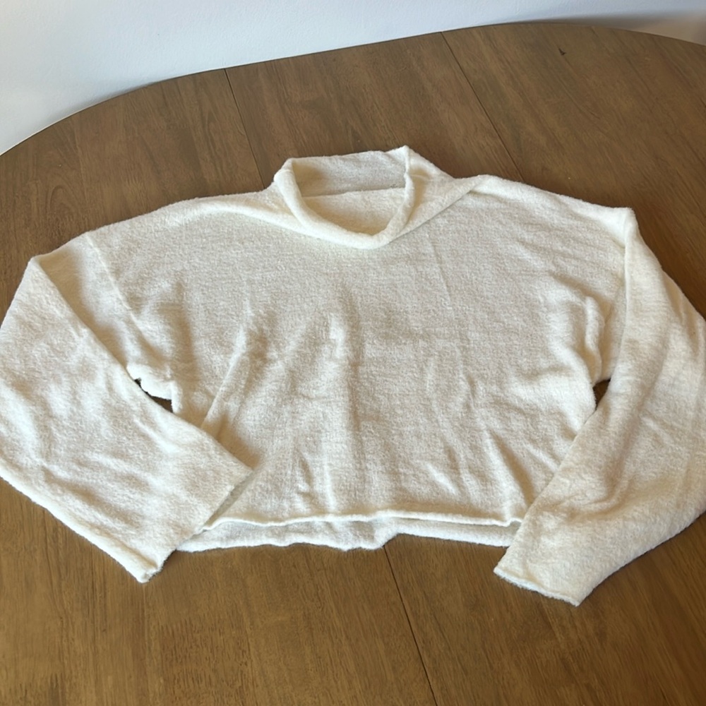 Free People, cropped turtle neck, cream colored, XS